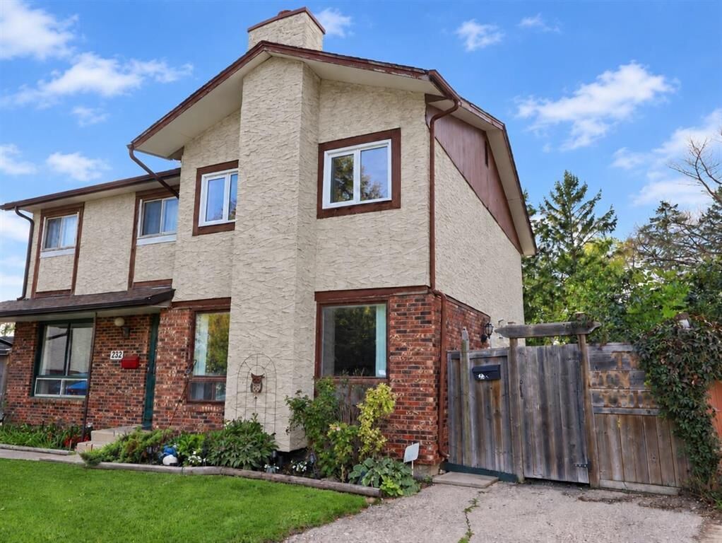 Property Photo: 230 Lake Village Road MB R3T 4M8