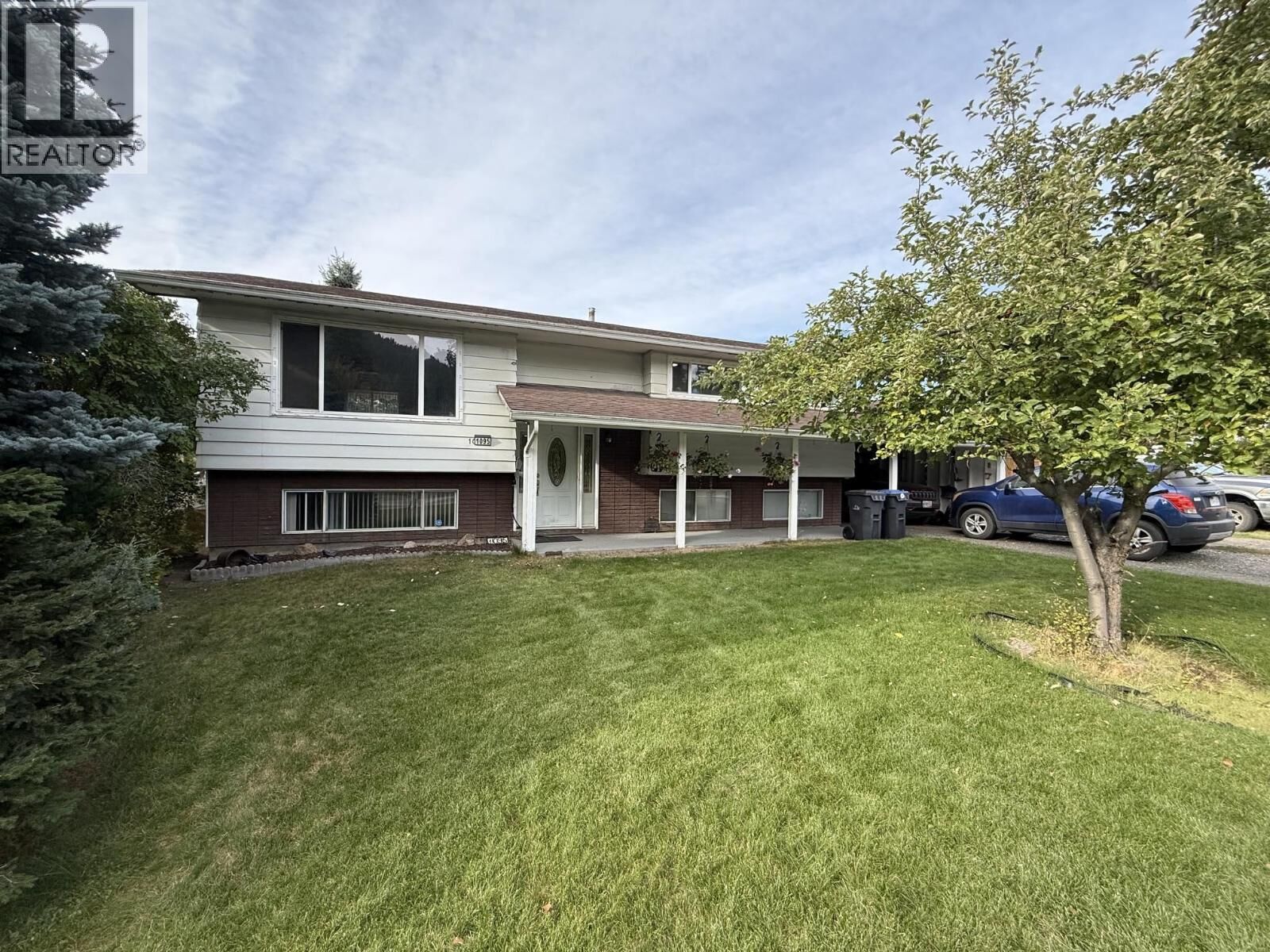 Property Photo:  1095 Pigeon Avenue  BC V2G 2B8 