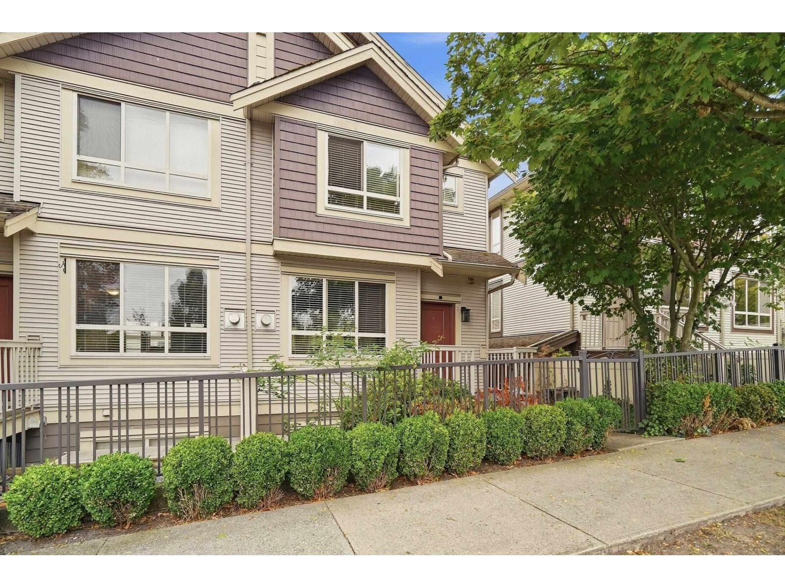 Property Photo: 19560 68 Avenue 6 BC V4N 5Y5