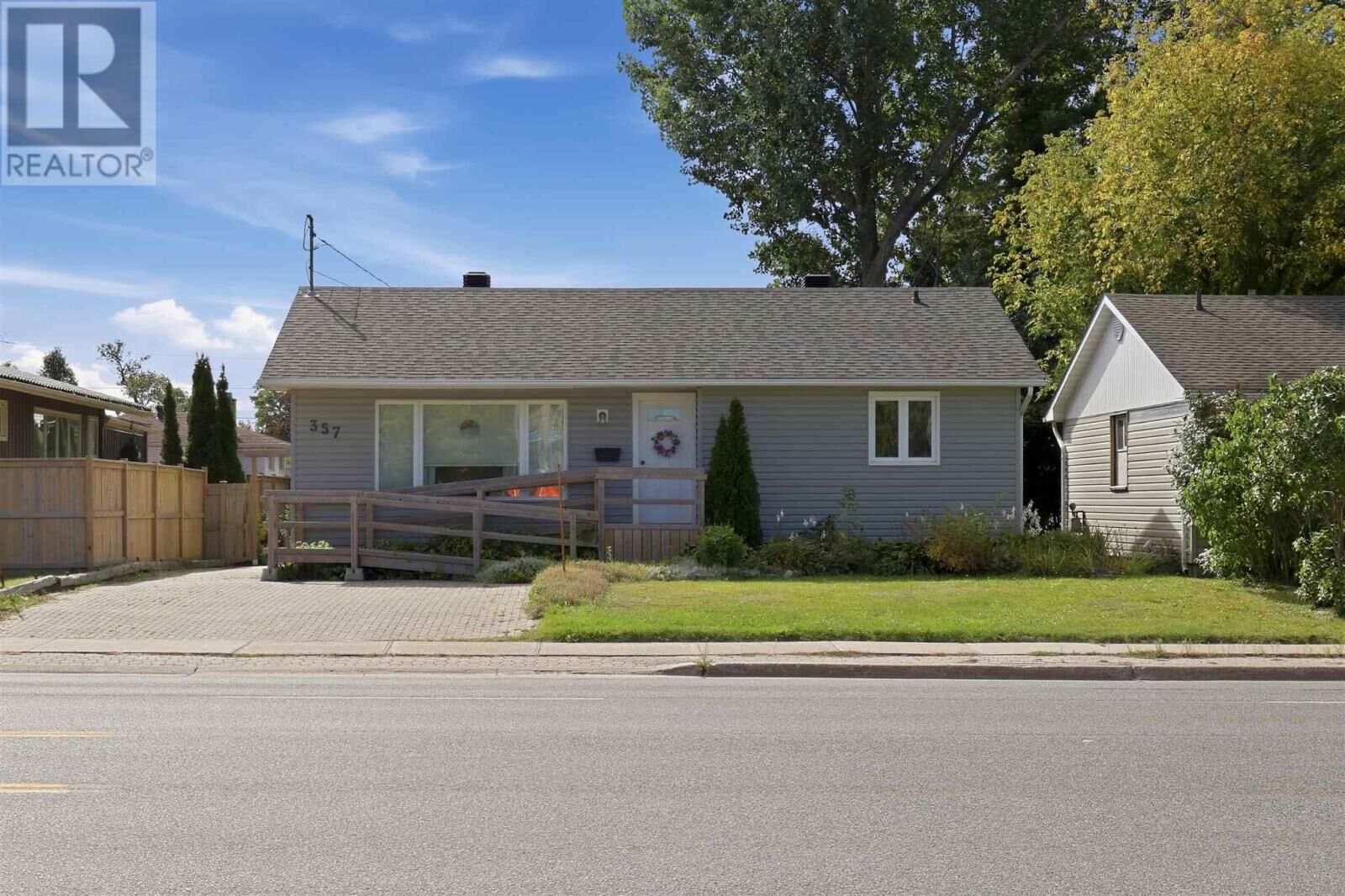 Property Photo: 357 McNabb St ON P6B 1Y8