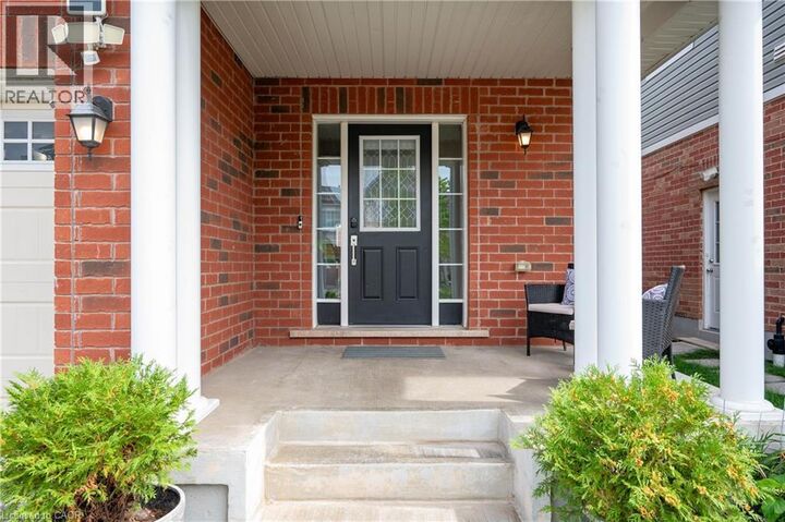 Property Photo:  19 Glenvista Drive  ON N2R 1P6 