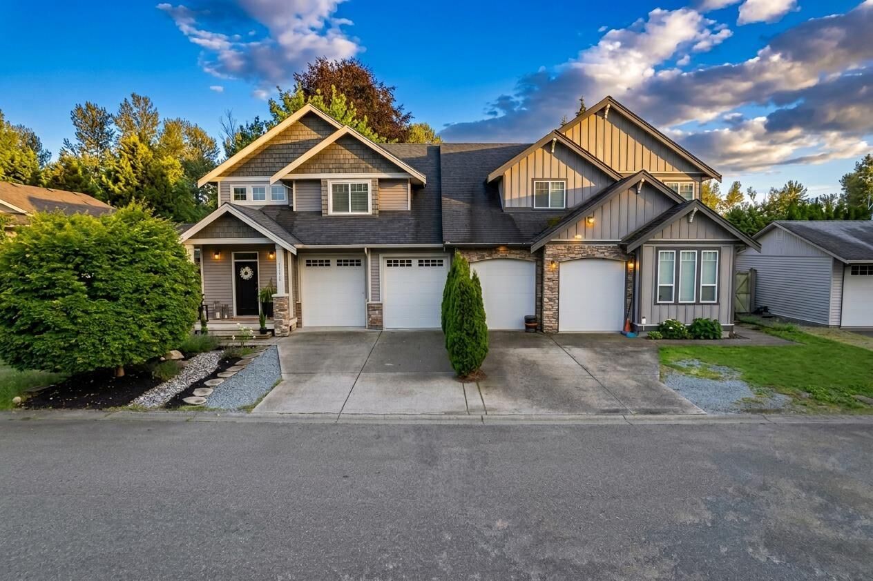 Property Photo:  33592 2nd Avenue  BC V2V 6G5 