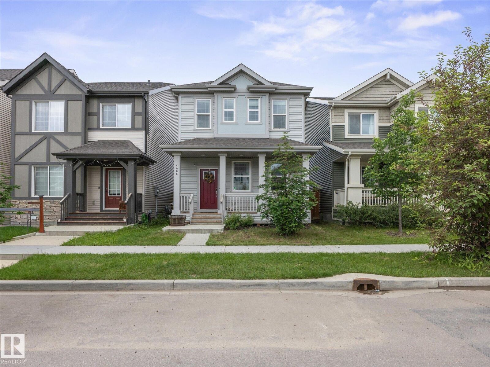 Property Photo:  4036 Chappelle Green SW  AB T6W 4B3 
