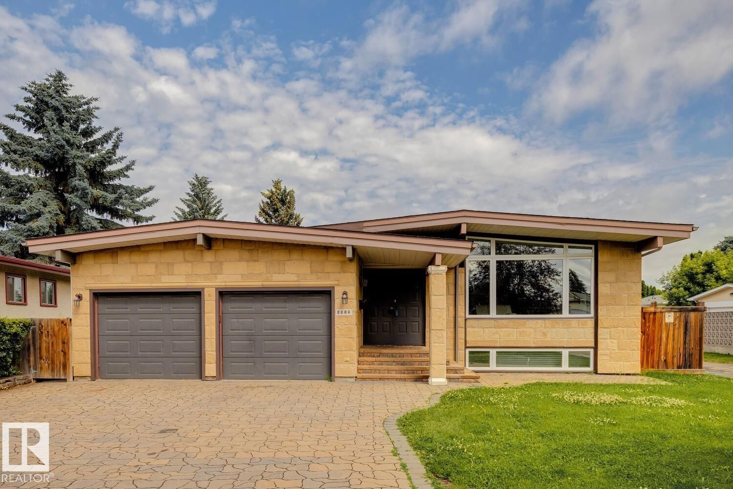 Property Photo:  9312 151 Avenue NW  AB T5E 2P9 