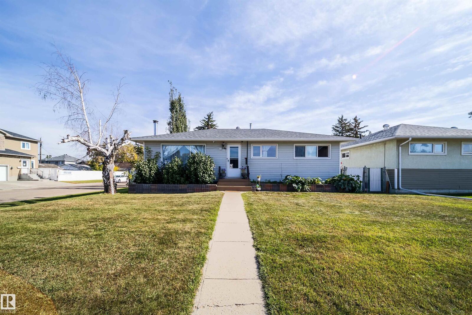 Property Photo:  10245 160 Street NW  AB T5P 3G1 