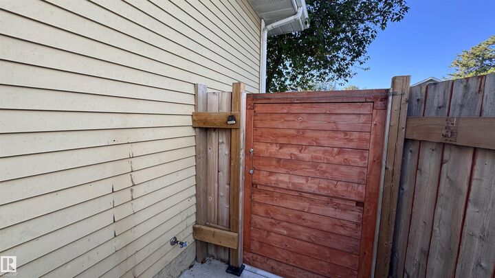 Property Photo: 115 Kirkwood Way NW AB T6L 5J7