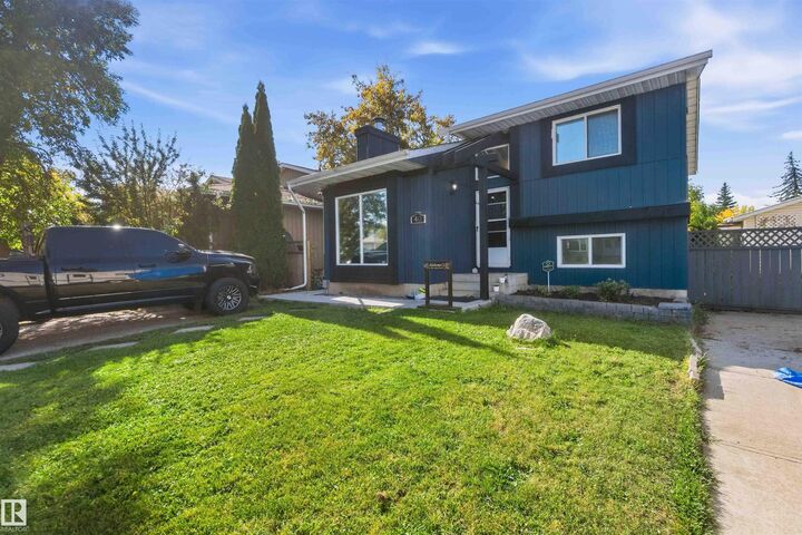 Property Photo:  40 Greenwood Drive  AB T7X 1X4 