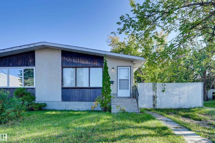 Property Photo:  3813 134 Avenue NW  AB T5A 3J7 