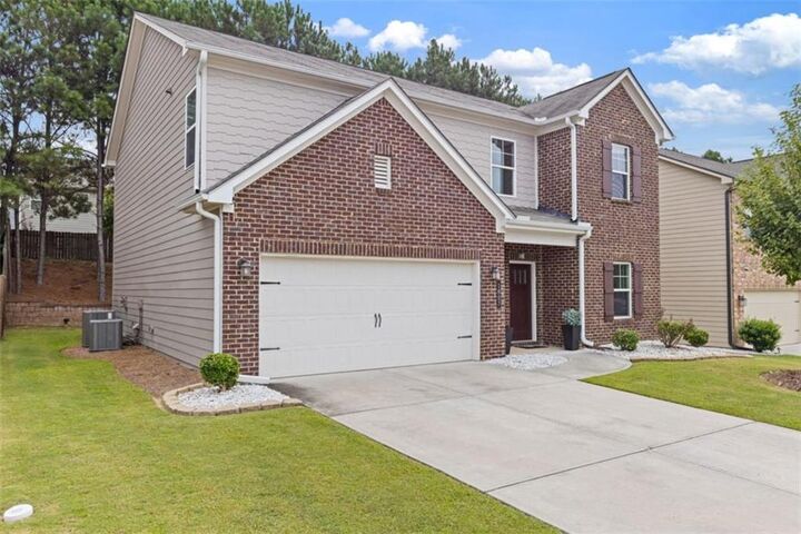Property Photo: 1807 Weatherbrook Circle GA 30043