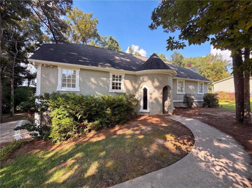 Property Photo: 6257 N Summers Circle GA 30135