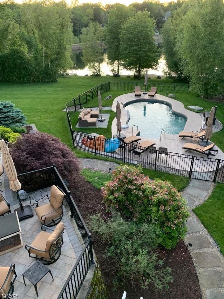 Property Photo:  20 Kingsbrook Ct  NJ 07945 