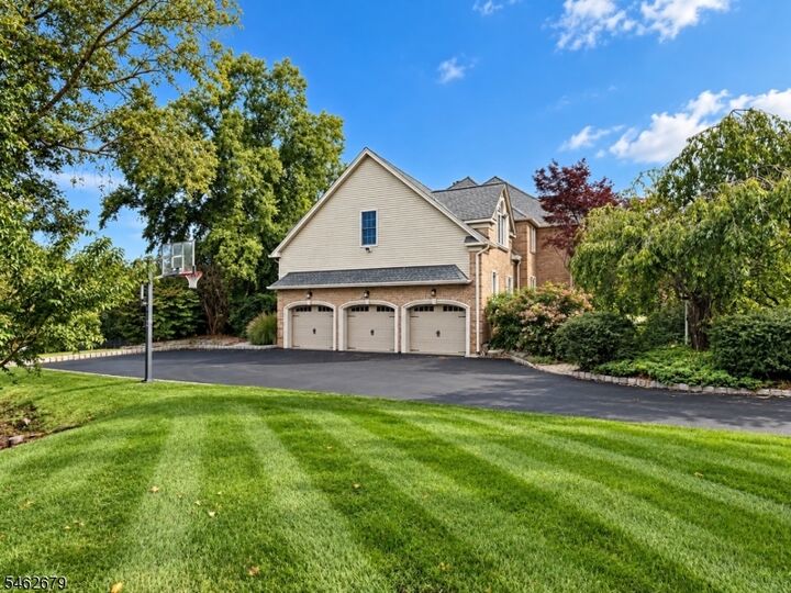 Property Photo: 20 Kingsbrook Ct NJ 07945