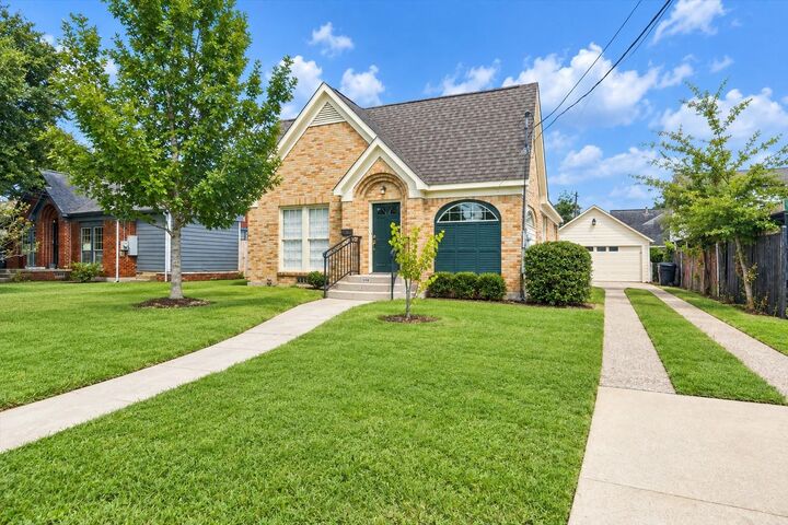 Property Photo: 509 Gale Street TX 77009