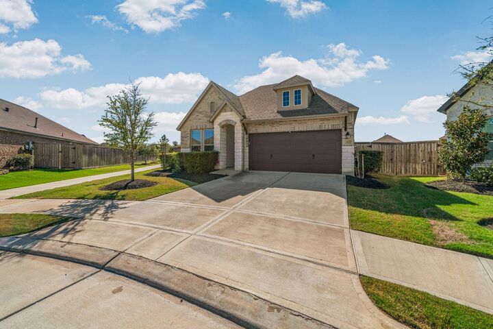 Property Photo:  2831 Chestnut Oak Circle  TX 77494 