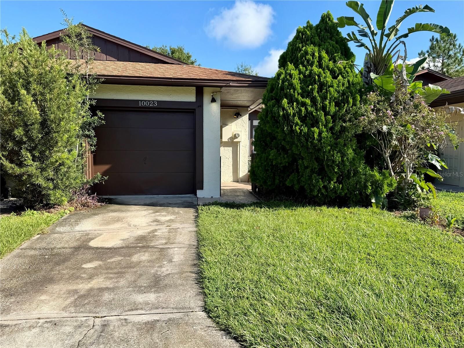 Property Photo:  10023 Brightfield Court  FL 32821 
