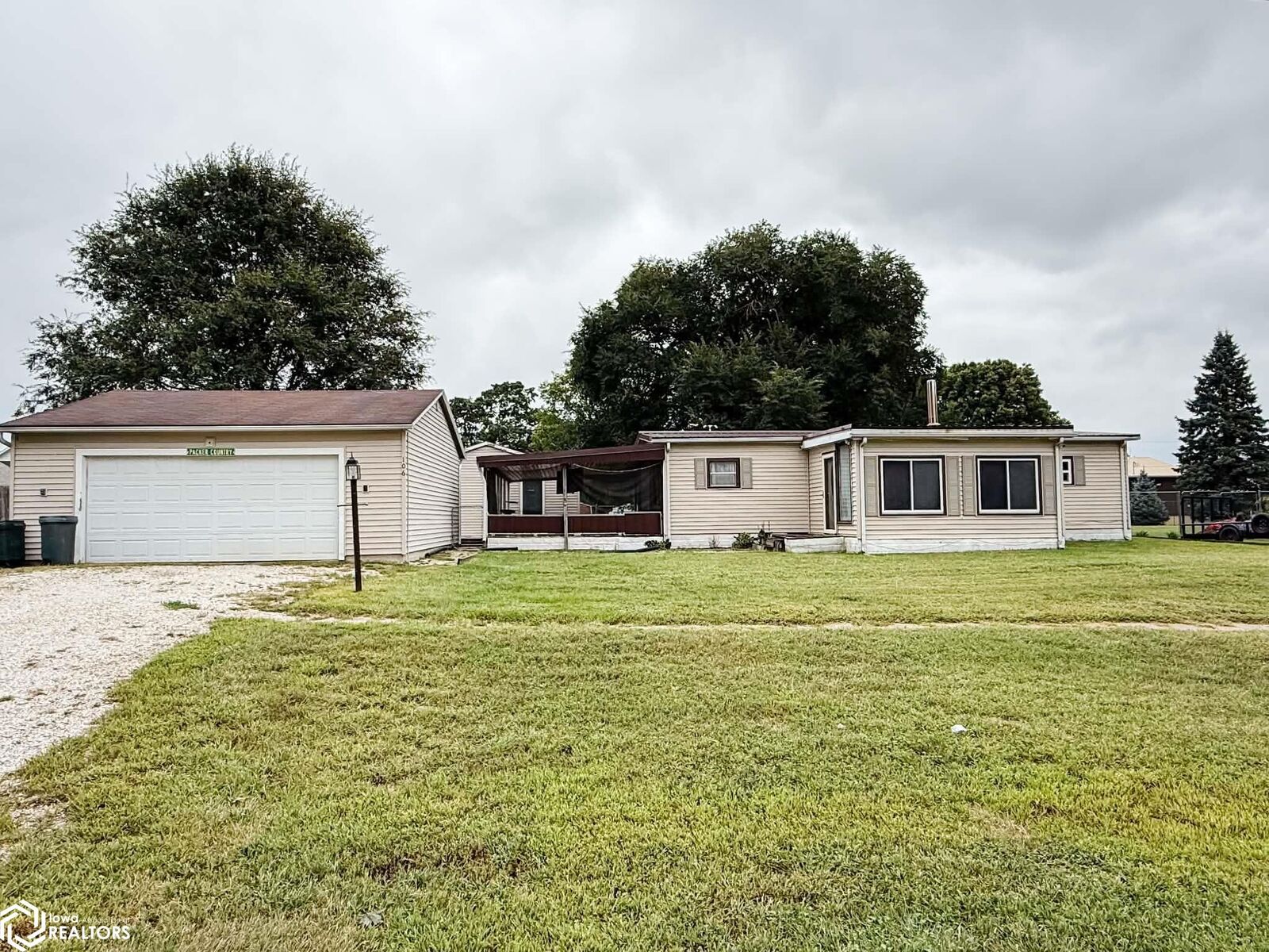 Property Photo: 106 N 7th Street IL 61469