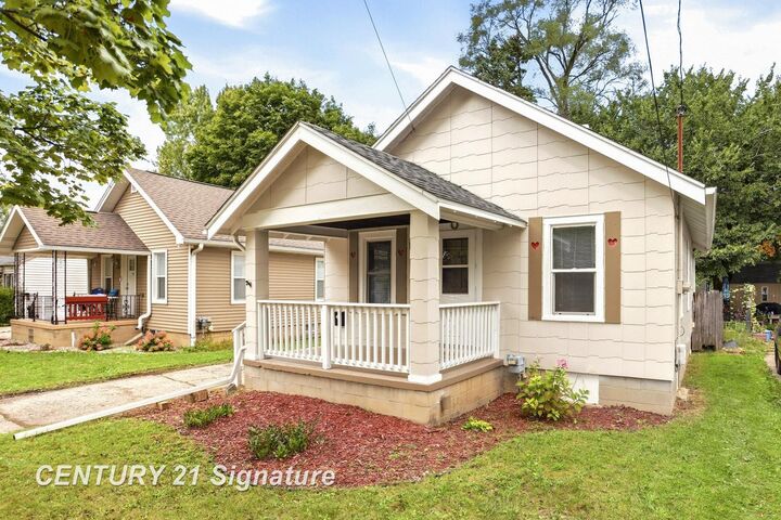 Property Photo: 2608 Blake Street MI 48602