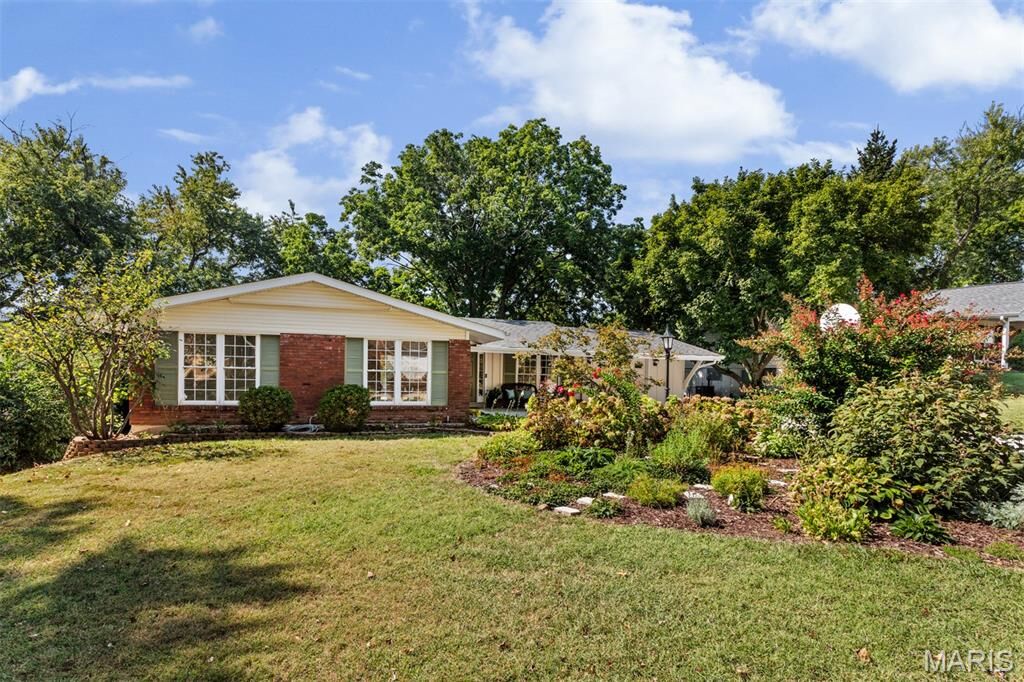 Property Photo: 12150 Lake Meade Drive MO 63146