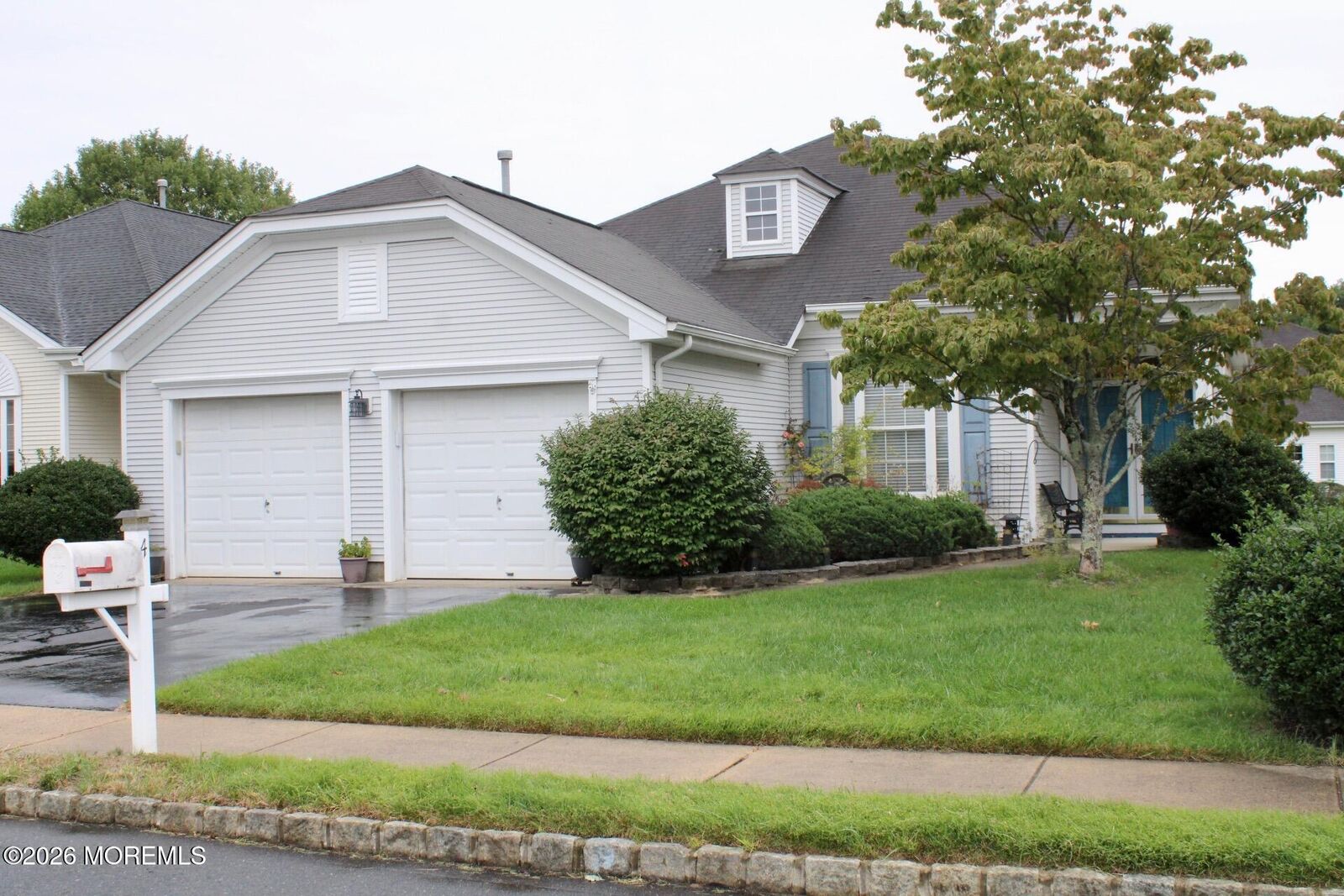 Property Photo:  4 Summerlawn Drive  NJ 08701 