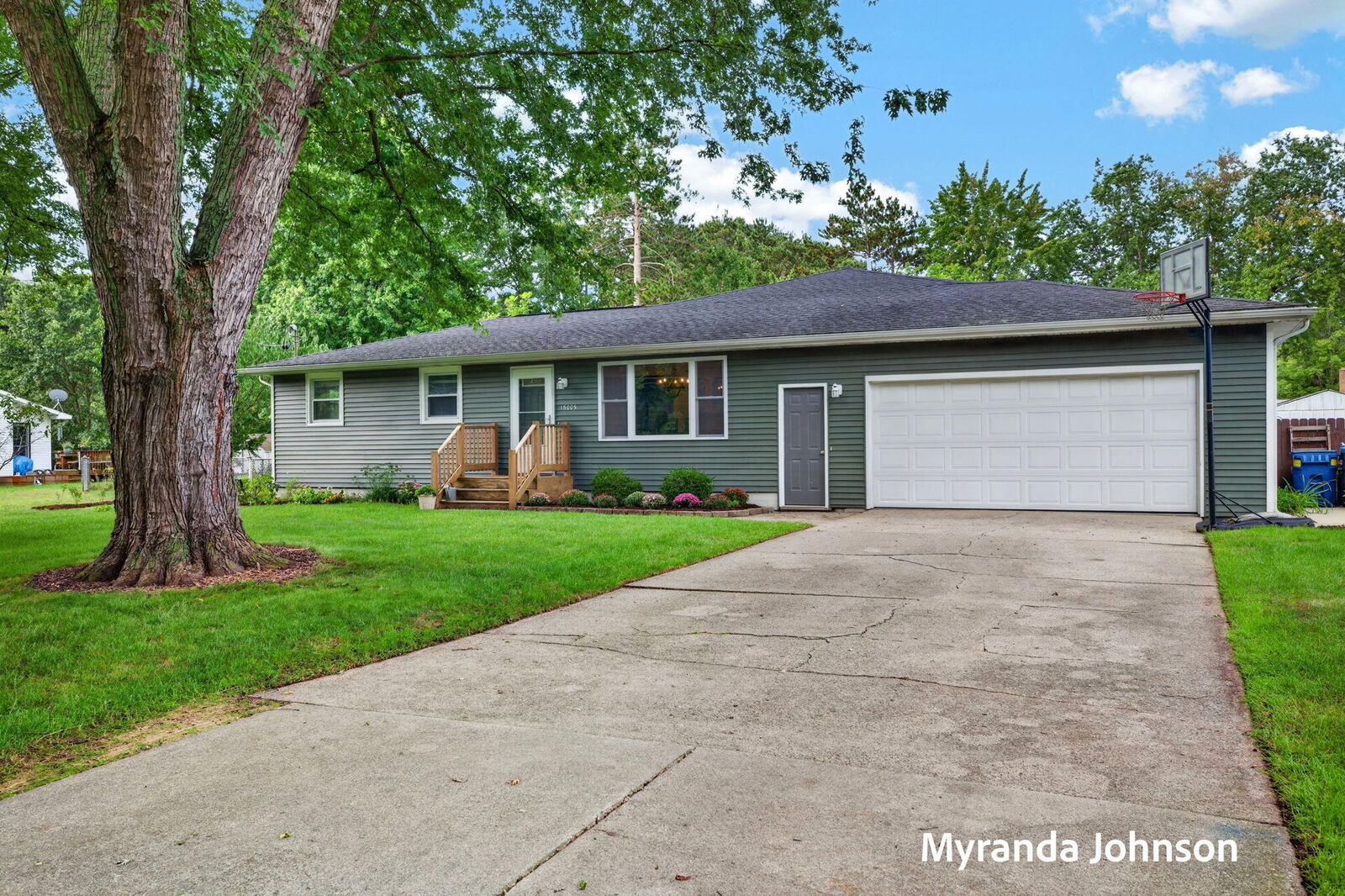 Property Photo: 15005 161st Avenue MI 49417