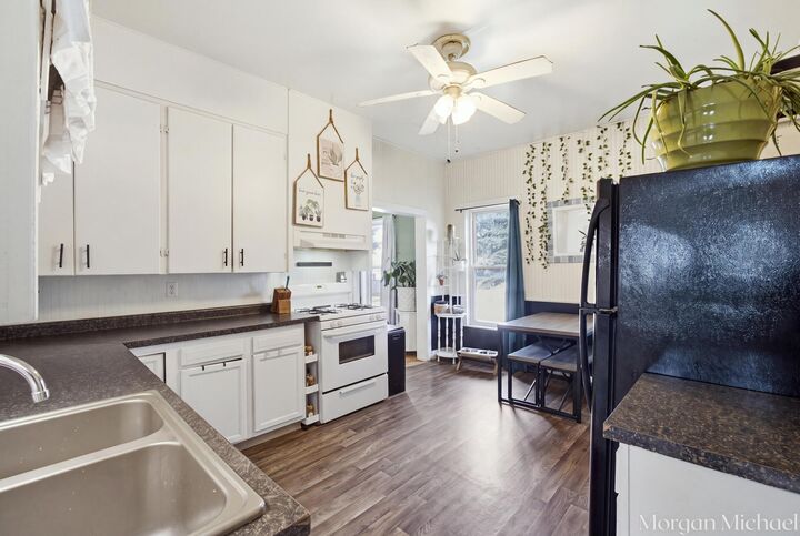 Property Photo:  1457 Palmer Avenue  MI 49441 