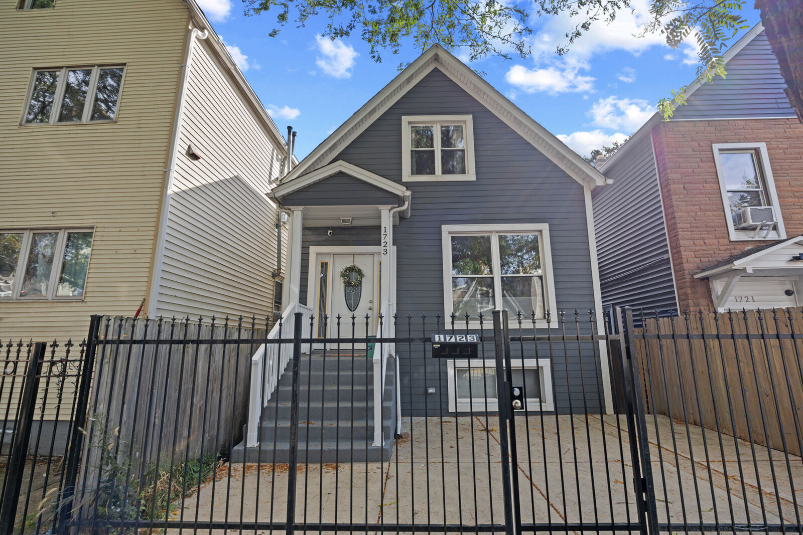 Property Photo: 1723 N Kimball Avenue IL 60647