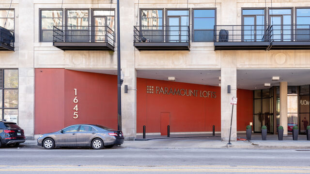 Property Photo: 1645 W Ogden Avenue 505 IL 60612