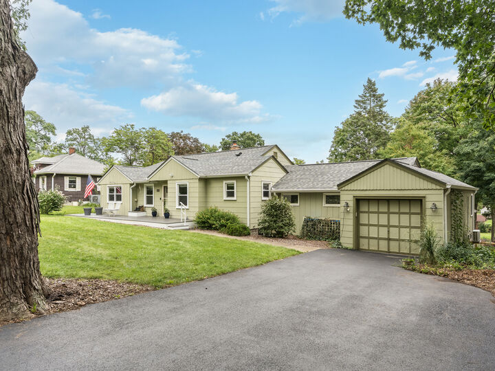 Property Photo:  4605 Schwartz Avenue  IL 60532 