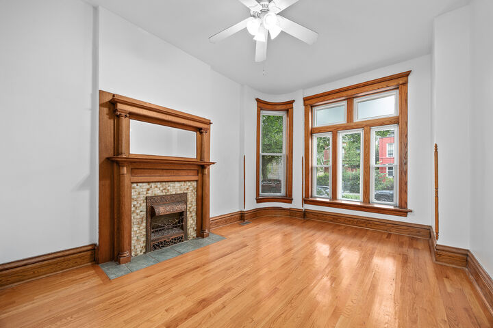 Property Photo: 1357 N Maplewood Avenue IL 60622