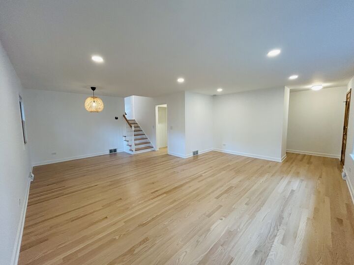 Property Photo: 1224 W Sunset Road IL 60056