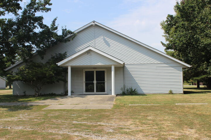 Property Photo: 321 Country Club Lane IL 62801
