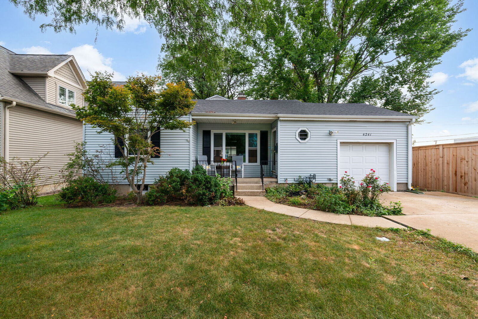Property Photo: 4241 Washington Street IL 60515