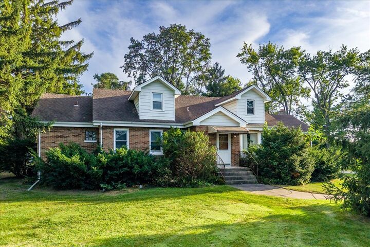 Property Photo:  16W233 63rd Street  IL 60527 