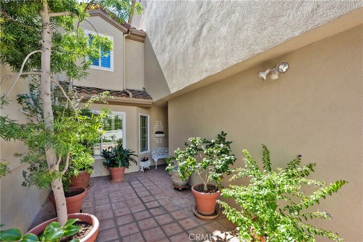 Property Photo:  22 Via Capri  CA 90275 