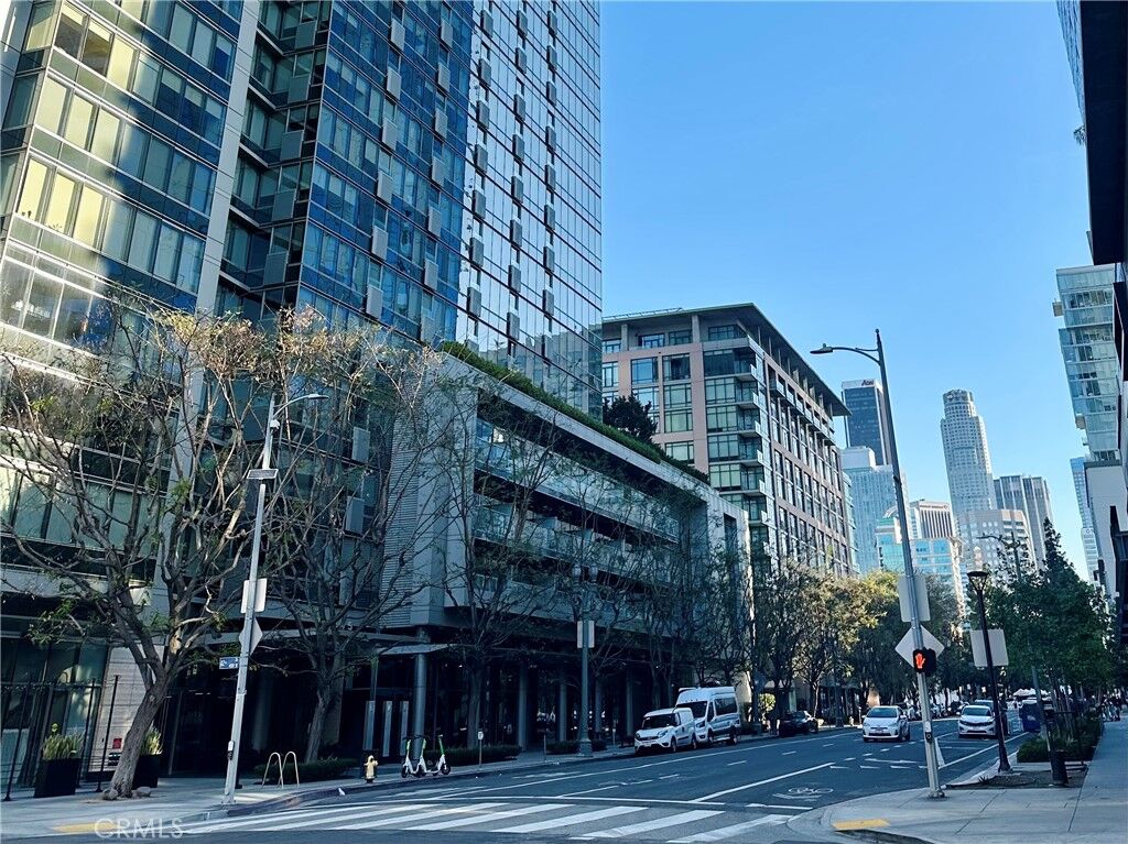 Property Photo:  1155 S Grand Avenue 609  CA 90015 