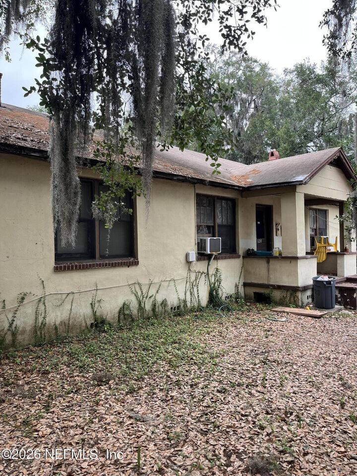 Property Photo: 3328 N Laura Street FL 32206