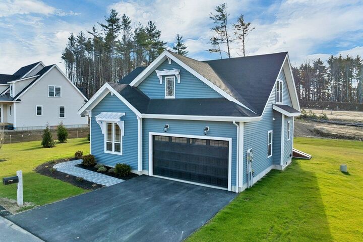 Property Photo: 51 Lady Walsingham Way NH 03246