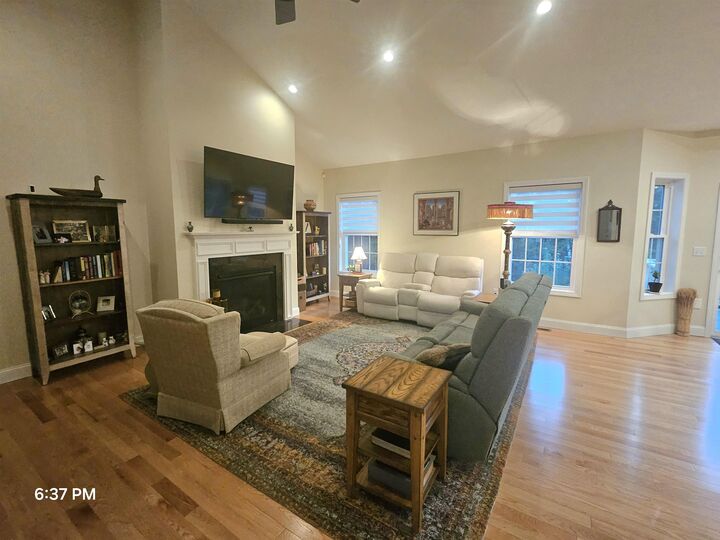 Property Photo:  81 Bentley Way  NH 03102 