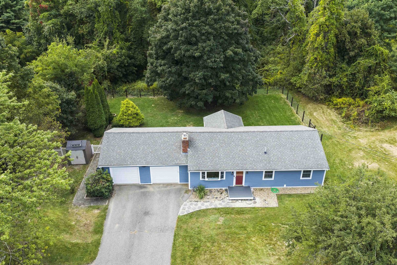 Property Photo:  1 Hickory Lane  NH 03833 