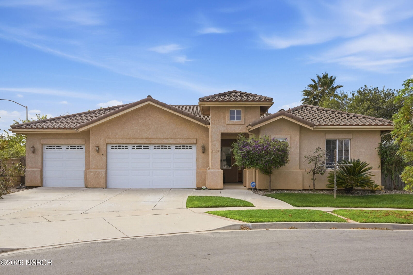 Property Photo: 1402 Bunch Court CA 93458
