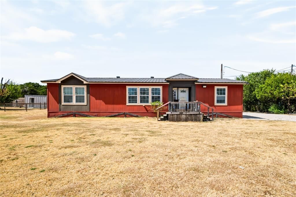 Property Photo: 170 Western Lake Drive TX 76087