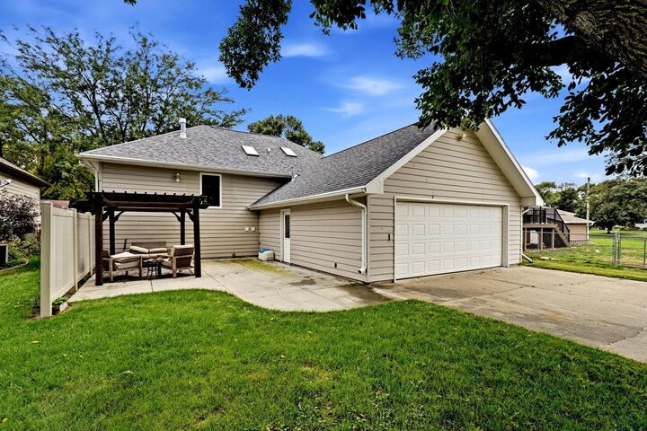 Property Photo:  509 Alderson St  IA 51055 