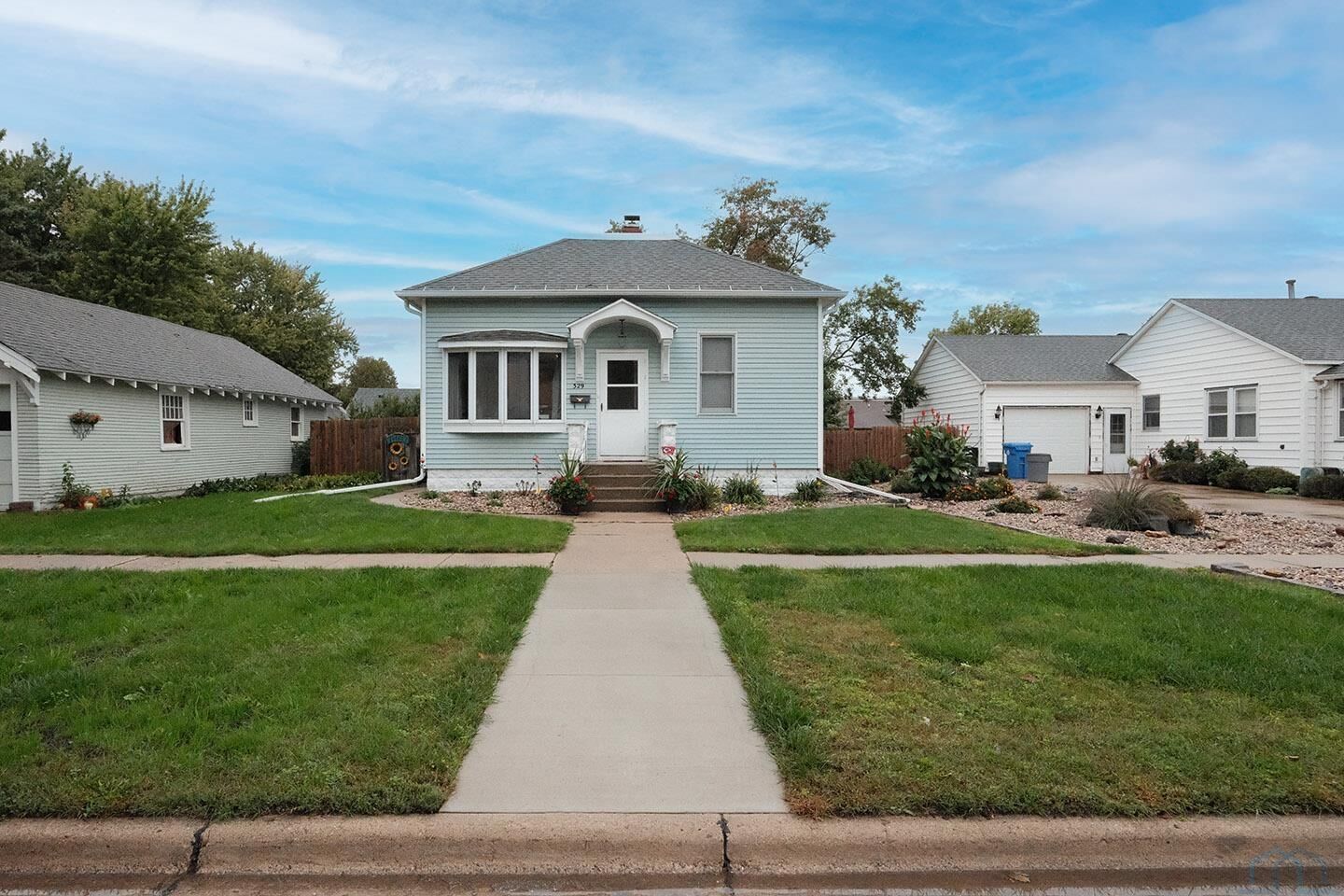 Property Photo:  329 2nd Ave NE  IA 51250 