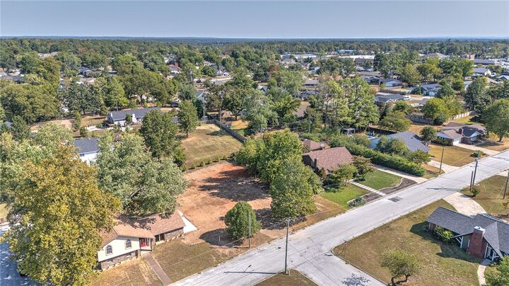 Property Photo:  NW 11th Street  AR 72712 