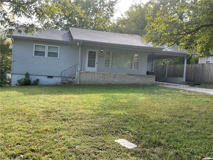 Property Photo:  713 N Robinson Street  AR 72601 