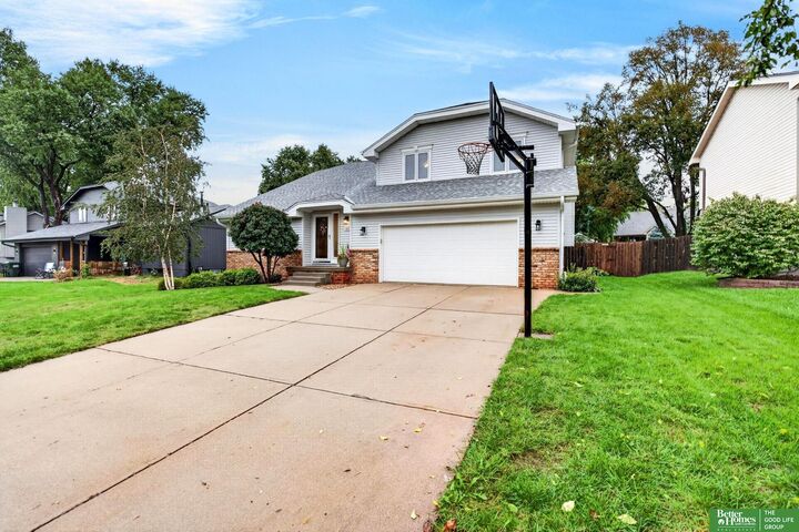Property Photo: 606 Woodbine Drive NE 68046
