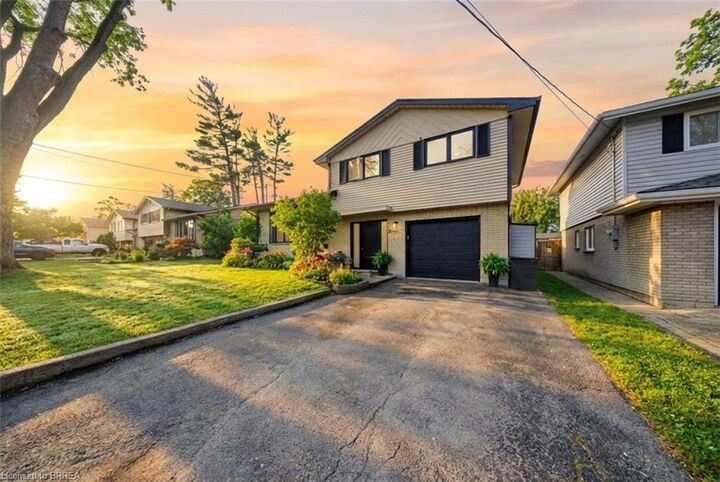Property Photo:  29 Allwood Street  ON N3R 2V2 