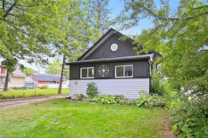 Property Photo:  288 Oxford Avenue  ON L0S 1B0 