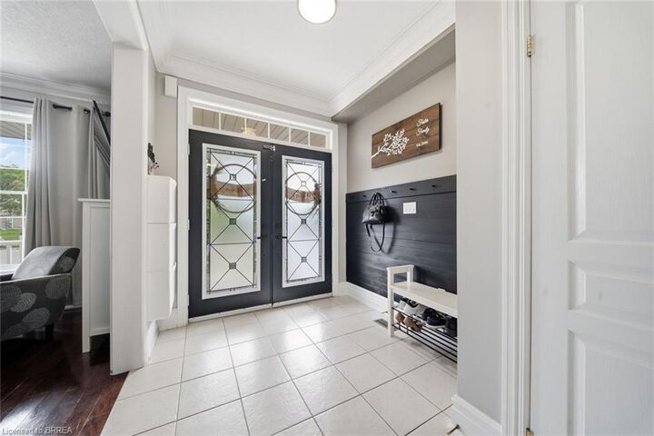 Property Photo:  5 Hoodless Court  ON N3T 0A8 