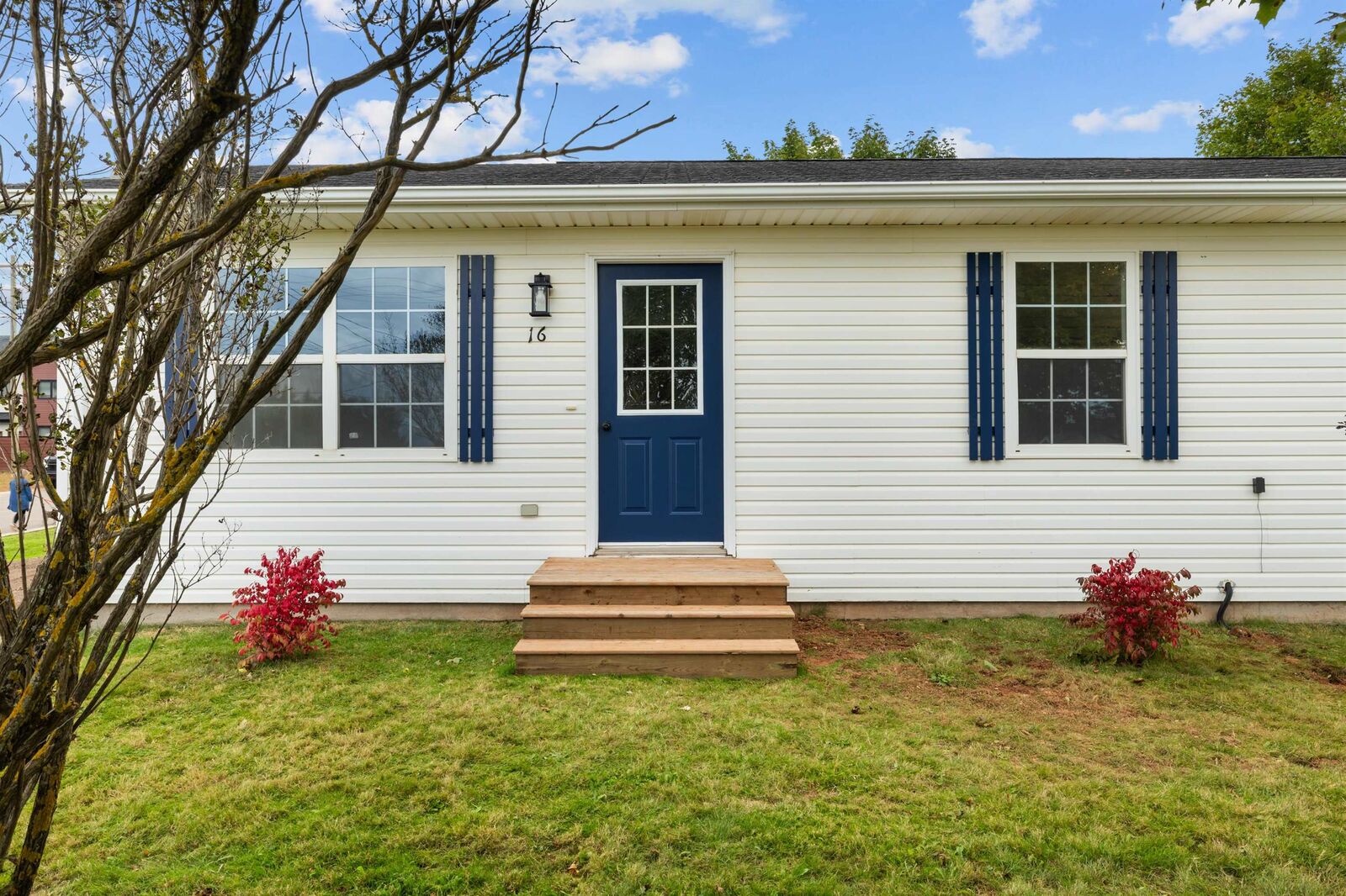 Property Photo: 16 Kingston Road PE C0A 1H8